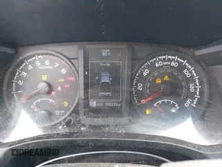2018 Toyota Tacoma SR z VIN 5TFAX5GN3JX115019, wystawiony jako IAAI lot #42116802 z przebiegiem 190 220 mil mil oraz . Historia ofert i sprzedaży dostępna na DreamBid. Obrazek 7.