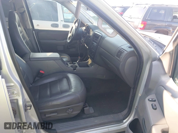 2002 Ford Explorer XLT with VIN 1FMDU73W22UA87874, listed as a IAAI auction lot 42679065 with 210,265 mi miles and . Bid and sale history available at DreamBid. Image 5.