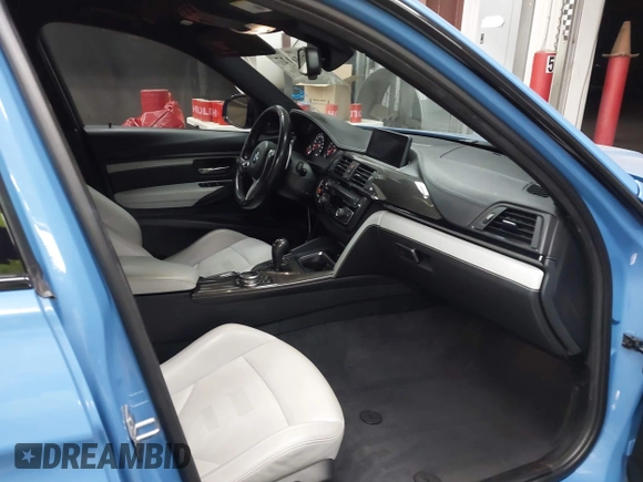 2015 BMW M3 с VIN WBS3C9C5XFP803102, выставлен на аукционе IAAI как лот 41616127 с пробегом 44 538 миль миль и . История ставок и продаж доступна на DreamBid. Изображение 5.