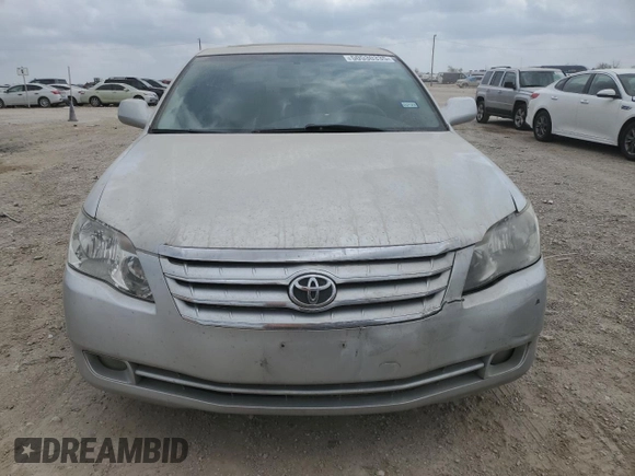 2005 Toyota Avalon XL z VIN 4T1BK36B55U019491, wystawiony jako Copart lot #50530335 z przebiegiem 111 698 mil mil oraz Szkoda całkowita • Salvage title. Historia ofert i sprzedaży dostępna na DreamBid. Obrazek 5.