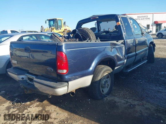 2005 Ford F-250 XL z VIN 1FTNX20555EB77243, wystawiony jako IAAI lot #41095006 z przebiegiem Nie podano mil oraz . Historia ofert i sprzedaży dostępna na DreamBid. Obrazek 4.