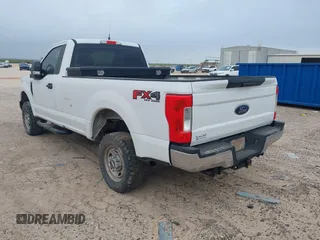 2019 Ford Super Duty F-250 SRW XL with VIN 1FTBF2B62KED26134, listed as a IAAI auction lot 41908568 with 114,259 mi miles. Bid and sale history available at carsss.com. Image 3.