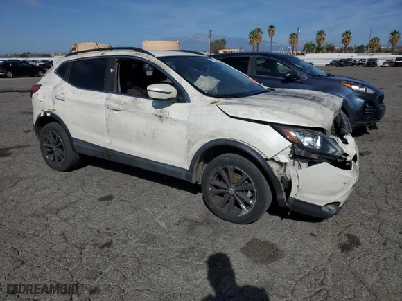 2017 Nissan Rogue Sport SV with VIN JN1BJ1CP8HW008377, listed as a Copart auction lot 47643955 with 94,799 mi miles and Salvage Title. Bid and sale history available at carsss.com. Image 4.