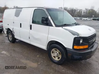 2007 Chevrolet Express Cargo z VIN 1GCFG15X771104491, wystawiony jako IAAI lot #41984557 z przebiegiem 201 158 mil mil oraz . Historia ofert i sprzedaży dostępna na DreamBid. Obrazek 1.