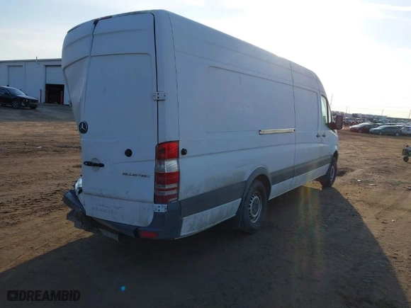 2015 Mercedes-Benz Sprinter Cargo Vans EXT with VIN WD3PE8DCXFP113015, listed as a IAAI auction lot 41644857 with 257,509 mi miles. Bid and sale history available at carsss.com. Image 4.