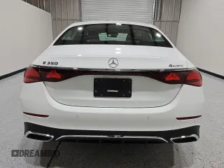 2025 Mercedes-Benz E 350 z VIN W1KLF4HB7SA095796, wystawiony jako Copart lot #59636555 z przebiegiem 10 489 mil mil oraz Czysty tytuł • Clean title. Historia ofert i sprzedaży dostępna na DreamBid. Obrazek 6.