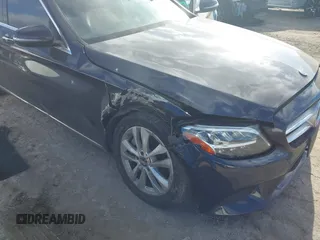 2019 Mercedes-Benz C 300 with VIN 55SWF8EB1KU319315, listed as a IAAI auction lot 41280828 with 81,845 mi miles and . Bid and sale history available at carsss.com. Image 6.