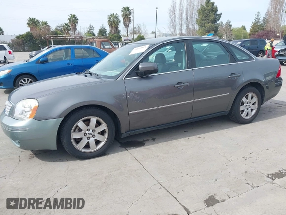 2006 Ford Five Hundred SEL with VIN 1FAFP24106G147137, listed as a IAAI auction lot 41823911 with 132,936 mi miles. Bid and sale history available at carsss.com. Image 2.
