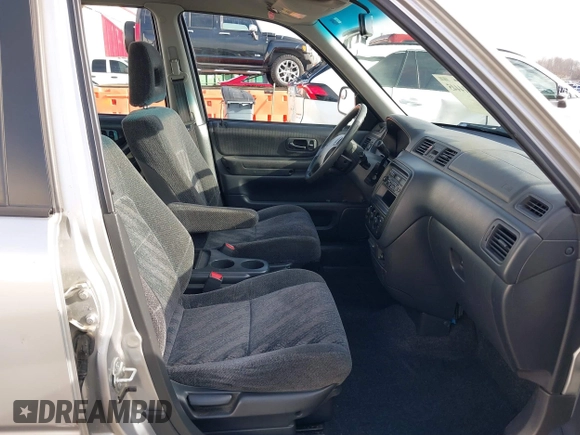 2000 Honda CR-V LX with VIN JHLRD184XYC054038, listed as a IAAI auction lot 41414445 with 294,210 mi miles. Bid and sale history available at carsss.com. Image 5.