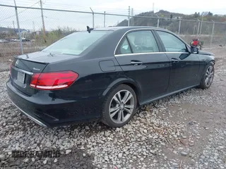 2016 Mercedes-Benz E-Class E 350 Luxury with VIN WDDHF8JB6GB186535, listed as a IAAI auction lot 41883817 with 116,342 mi miles. Bid and sale history available at carsss.com. Image 4.