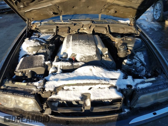 2000 BMW 7 Series 740iL with VIN WBAGH8345YDP12154, listed as a IAAI auction lot 41369212 with 210,094 mi miles. Bid and sale history available at carsss.com. Image 10.