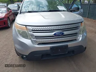 2011 Ford Explorer XLT with VIN 1FMHK7D88BGA71359, listed as a IAAI auction lot 42162122 with 171,530 mi miles and . Bid and sale history available at carsss.com. Image 6.