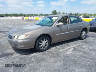 2007 Buick LaCrosse CXL with VIN 2G4WD582371198097, listed as a IAAI auction lot 42168438 with Not Provided miles. Bid and sale history available at carsss.com. Image 2.