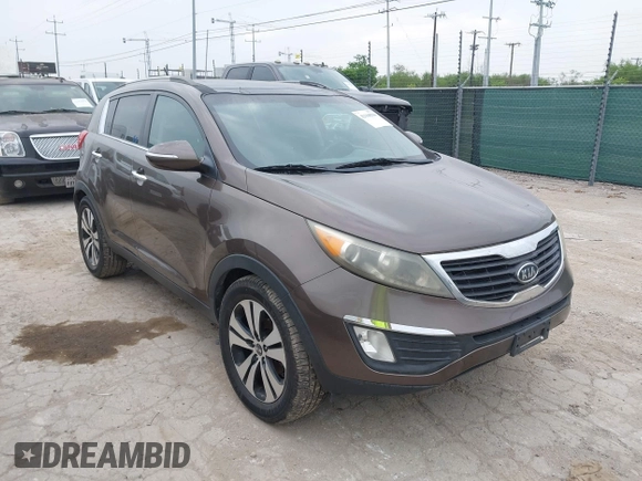 2011 Kia Sportage EX with VIN KNDPC3A23B7029574, listed as a IAAI auction lot 42168504 with 208,407 mi miles. Bid and sale history available at carsss.com. Image 1.