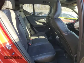 2021 Volvo XC40 R-Design with VIN YV4162UM2M2462305, listed as a Copart auction lot 42974065 with 24,827 mi miles and Salvage Title. Bid and sale history available at carsss.com. Image 11.