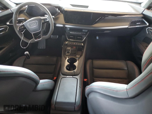 2022 Audi RS e-tron GT z VIN WAUAHBFW0N7902258, wystawiony jako Copart lot #63346114 z przebiegiem Nie podano mil oraz Szkoda całkowita • Salvage title. Historia ofert i sprzedaży dostępna na DreamBid. Obrazek 8.