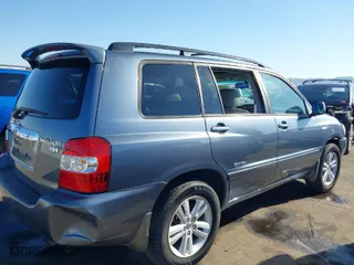 2007 Toyota Highlander Hybrid w/3rd Row with VIN JTEDW21A070023240, listed as a IAAI auction lot 41371725 with 101,457 mi miles. Bid and sale history available at carsss.com. Image 6.