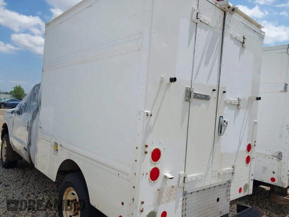 2015 Ford F-250 XL с VIN 1FDBF2B60FED21726, выставлен на аукционе IAAI как лот 42459683 с пробегом 355 935 миль миль и . История ставок и продаж доступна на DreamBid. Изображение 3.