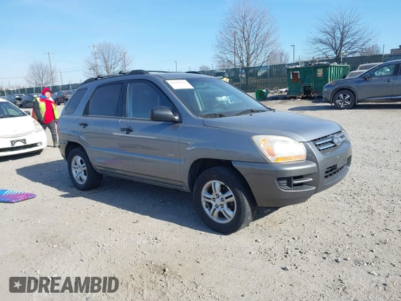 2008 Kia Sportage LX with VIN KNDJE723487455152, listed as a IAAI auction lot 41638720 with 247,286 mi miles. Bid and sale history available at carsss.com. Image 1.