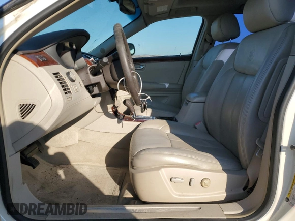 2007 Cadillac DTS V8 z VIN 1G6KD57Y27U208554, wystawiony jako Copart lot #88748645 z przebiegiem 80 341 mil mil oraz Tytuł czysty. Historia ofert i sprzedaży dostępna na DreamBid. Obrazek 7.