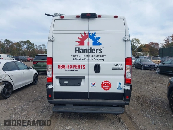 2024 Ram ProMaster Cargo Tradesman with VIN 3C6LRVDG8RE125556, listed as a IAAI auction lot 40618955 with 16 mi miles and . Bid and sale history available at DreamBid. Image 16.