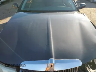 2002 Lincoln Town Car Signature z VIN 1LNHM82W02Y611525, wystawiony jako Copart lot #81514784 z przebiegiem 123 140 mil mil oraz Szkoda całkowita • Salvage title. Historia ofert i sprzedaży dostępna na DreamBid. Obrazek 11.