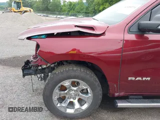 2019 Ram 1500 Big Horn z VIN 1C6SRFFT5KN570253, wystawiony jako IAAI lot #42488224 z przebiegiem 36 507 mil mil oraz . Historia ofert i sprzedaży dostępna na DreamBid. Obrazek 19.