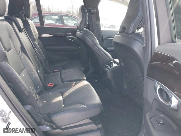 2019 Volvo XC90 Momentum with VIN YV4102PK9K1487720, listed as a IAAI auction lot 41415991 with 59402 miles. Bid and sale history available at carsss.com. Image 8.