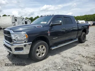 2019 Ram 2500 Lone Star z VIN 3C6UR5ML4KG546363, wystawiony jako Copart lot #61394025 z przebiegiem Nie podano mil oraz Czysty tytuł • Clean title. Historia ofert i sprzedaży dostępna na DreamBid. Obrazek 1.