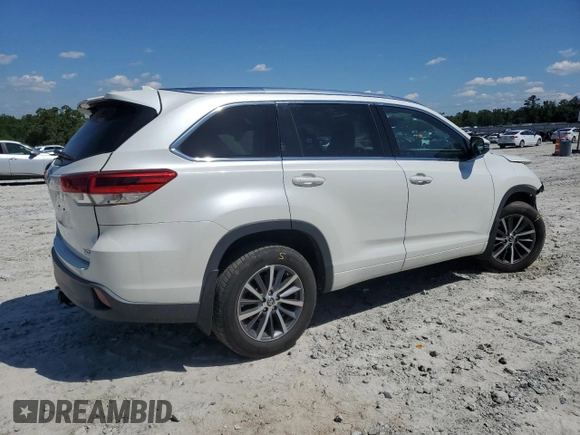 2017 Toyota Highlander XLE with VIN 5TDKZRFH3HS521741, listed as a Copart auction lot 55981365 with 91,680 mi miles and Salvage title. Bid and sale history available at DreamBid. Image 3.