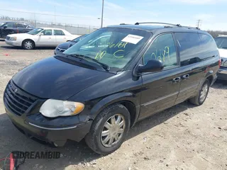 2005 Chrysler Town & Country Limited with VIN 2C8GP64L35R355967, listed as a IAAI auction lot 42106189 with 287,568 mi miles. Bid and sale history available at carsss.com. Image 17.