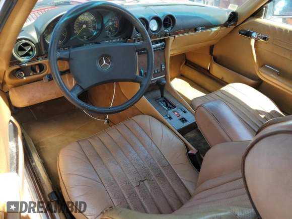 1986 Mercedes-Benz 560 SL z VIN WDBBA48D3GA038202, wystawiony jako Copart lot #60146945 z przebiegiem 219 226 mil mil oraz Czysty tytuł • Clean title. Historia ofert i sprzedaży dostępna na DreamBid. Obrazek 8.