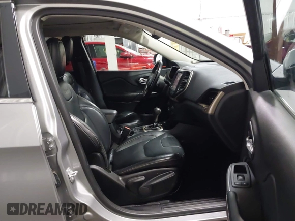 2016 Jeep Cherokee Limited with VIN 1C4PJMDB7GW283017, listed as a IAAI auction lot 41520558 with 79,630 mi miles. Bid and sale history available at carsss.com. Image 5.