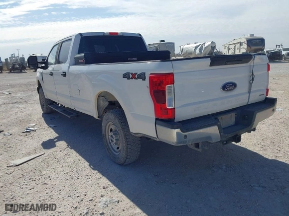 2019 Ford Super Duty F-250 SRW XL with VIN 1FT7W2B69KEC99875, listed as a IAAI auction lot 41675684 with 190,634 mi miles. Bid and sale history available at carsss.com. Image 3.