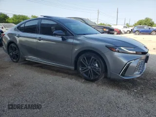 2025 Toyota Camry LE with VIN 4T1DAACK7SU533391, listed as a Copart auction lot 49870435 with 1,882 mi miles and Clean Title. Bid and sale history available at carsss.com. Image 4.