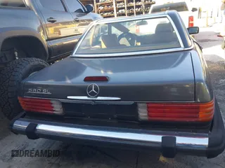 1989 Mercedes-Benz 560 with VIN WDBBA48D9KA093505, listed as a IAAI auction lot 41440397 with 172,575 mi miles. Bid and sale history available at carsss.com. Image 15.