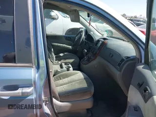 2006 Kia Sedona LX with VIN KNDMB233666054213, listed as a IAAI auction lot 42074176 with 168,080 mi miles. Bid and sale history available at carsss.com. Image 5.