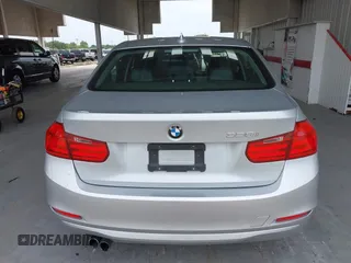 2013 BMW 3 Series 328i z VIN WBA3A5G58DNP18975, wystawiony jako IAAI lot #42401081 z przebiegiem 133 315 mil mil oraz . Historia ofert i sprzedaży dostępna na DreamBid. Obrazek 17.