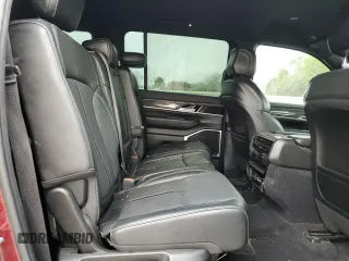 2022 Jeep Wagoneer Series II z VIN 1C4SJVBT1NS137650, wystawiony jako Copart lot #49743155 z przebiegiem 89 106 mil mil oraz Szkoda całkowita • Salvage title. Historia ofert i sprzedaży dostępna na DreamBid. Obrazek 11.