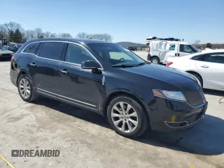 2016 Lincoln MKT EcoBoost z VIN 2LMHJ5AT4GBL01384, wystawiony jako Copart lot #49647045 z przebiegiem 177 704 mil mil oraz Szkody całkowita. Historia ofert i sprzedaży dostępna na DreamBid. Obrazek 4.
