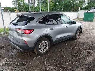 2022 Ford Escape SE with VIN 1FMCU0G6XNUB13770, listed as a IAAI auction lot 42697195 with 26,428 mi miles and . Bid and sale history available at DreamBid. Image 4.