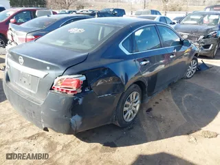 2015 Nissan Altima 2.5 with VIN 1N4AL3AP3FC188812, listed as a IAAI auction lot 41592227 with 241,773 mi miles. Bid and sale history available at carsss.com. Image 4.