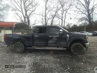 2020 Ford Super Duty F-250 SRW XL with VIN 1FT7W2BT5LED61876, listed as a IAAI auction lot 41526635 with 190,000 mi miles. Bid and sale history available at carsss.com. Image 14.