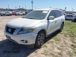 2014 Nissan Pathfinder SV with VIN 5N1AR2MN9EC616289, listed as a IAAI auction lot 41965424 with 215,270 mi miles. Bid and sale history available at carsss.com. Image 2.