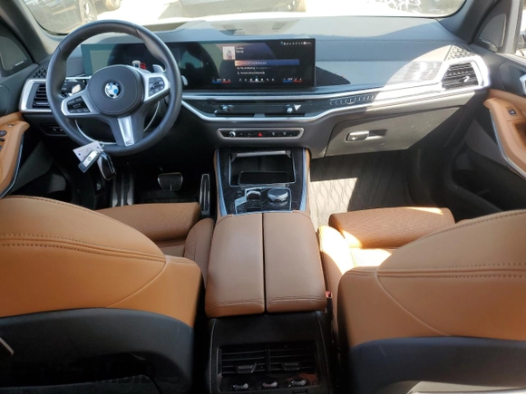 2024 BMW X5 xDrive40i z VIN 5UX23EU02R9T40376, wystawiony jako Copart lot #53941995 z przebiegiem 40 390 mil mil oraz Szkoda całkowita • Salvage title. Historia ofert i sprzedaży dostępna na DreamBid. Obrazek 8.