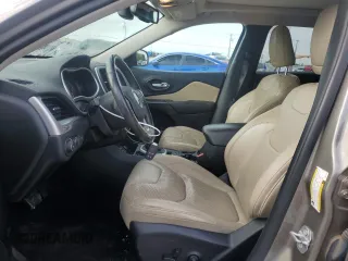 2016 Jeep Cherokee Limited z VIN 1C4PJLDS5GW234151, wystawiony jako Copart lot #59774905 z przebiegiem 141 298 mil mil oraz Szkoda całkowita • Salvage title. Historia ofert i sprzedaży dostępna na DreamBid. Obrazek 7.