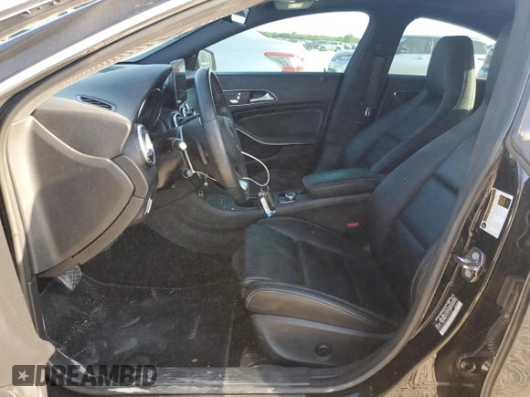 2019 Mercedes-Benz CLA 250 z VIN WDDSJ4EB1KN742362, wystawiony jako Copart lot #52412945 z przebiegiem 52 419 mil mil oraz Szkoda całkowita • Salvage title. Historia ofert i sprzedaży dostępna na DreamBid. Obrazek 7.