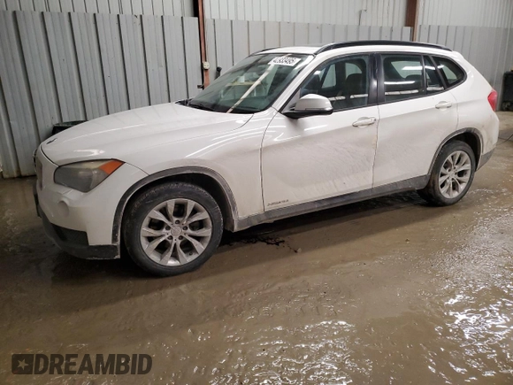 2014 BMW X1 xDrive28i with VIN WBAVL1C57EVY14339, listed as a Copart auction lot 42933495 with 121,026 mi miles and Salvage Title. Bid and sale history available at carsss.com. Image 1.