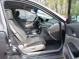 2010 Honda Accord EX z VIN 1HGCP2F73AA189779, wystawiony jako IAAI lot #42027758 z przebiegiem 121 933 mil mil oraz . Historia ofert i sprzedaży dostępna na DreamBid. Obrazek 5.