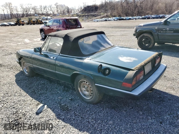 1983 Alfa Romeo Spider Veloce z VIN ZARBA541XD1016802, wystawiony jako Copart lot #51383595 z przebiegiem 127 904 mil mil oraz Czysty tytuł • Clean title. Historia ofert i sprzedaży dostępna na DreamBid. Obrazek 2.
